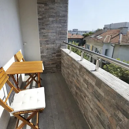 Apartment Poshta 1 3 Warna